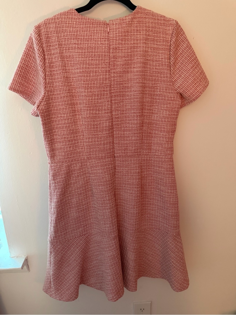 Ann Taylor Pink Textured Short-Sleeve Fit & Flare Dress size 12 - Picture 2 of 2